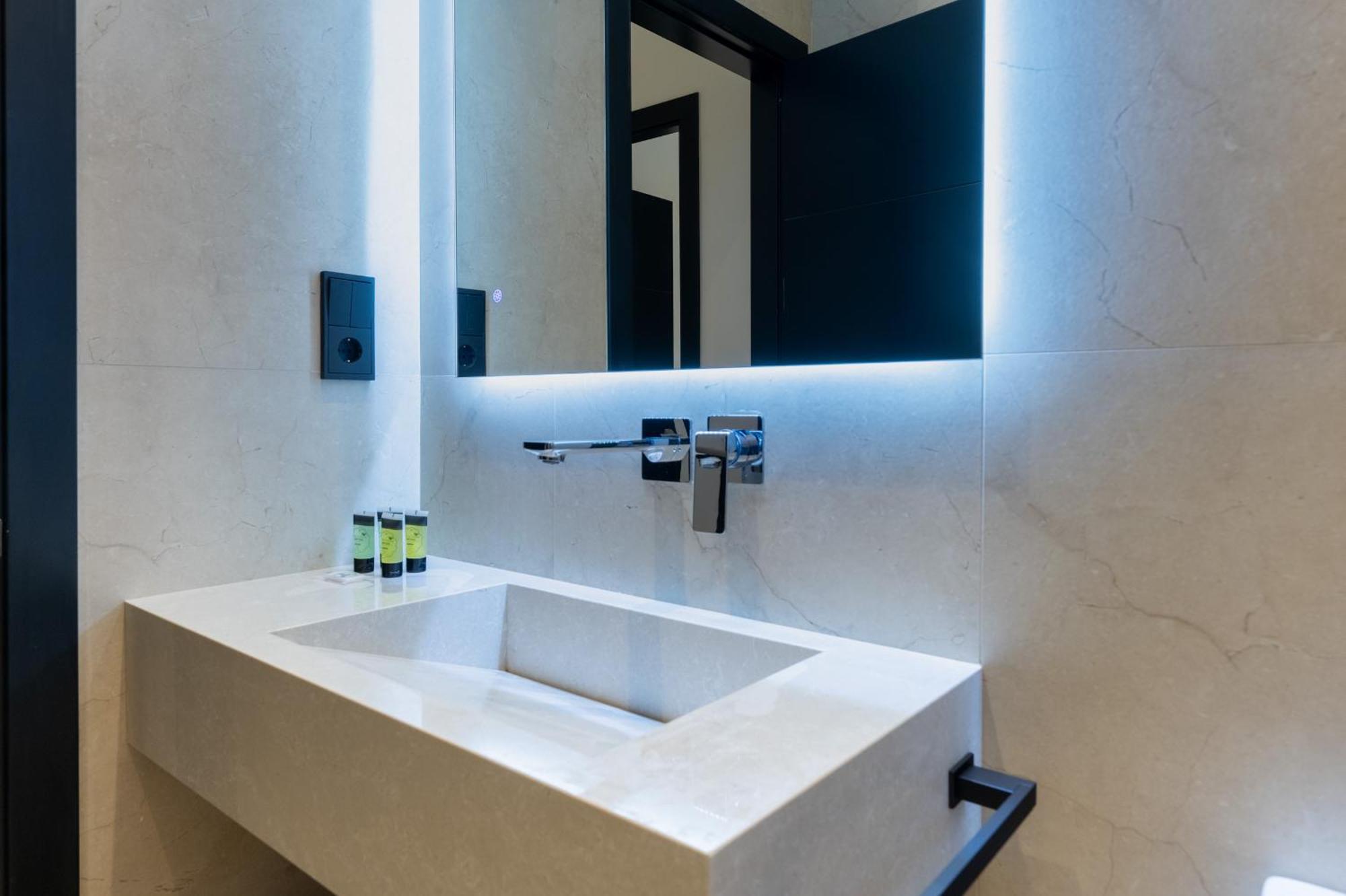 New Design Apartment - Private Patio - Gallos 2 Sevilla Exteriör bild