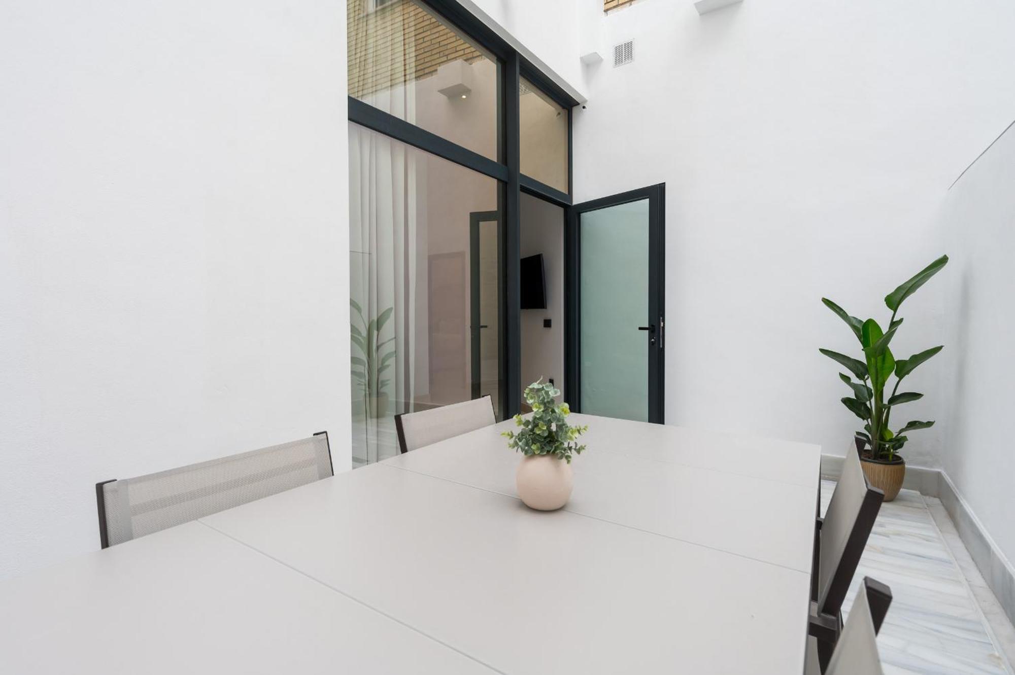 New Design Apartment - Private Patio - Gallos 2 Sevilla Exteriör bild